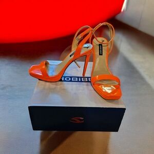 Nine West Women's Size 7 Zadie Ankle Strap Dress Sandals Orange